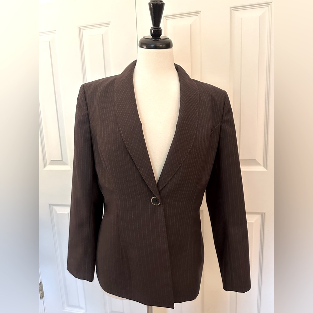Le Suit Single Button Brown Pinstripe Blazer with paisley lining